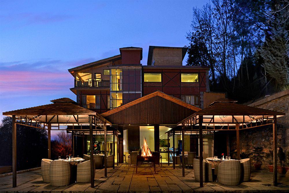 Golden Tulip Srinagar Hotel Екстериор снимка