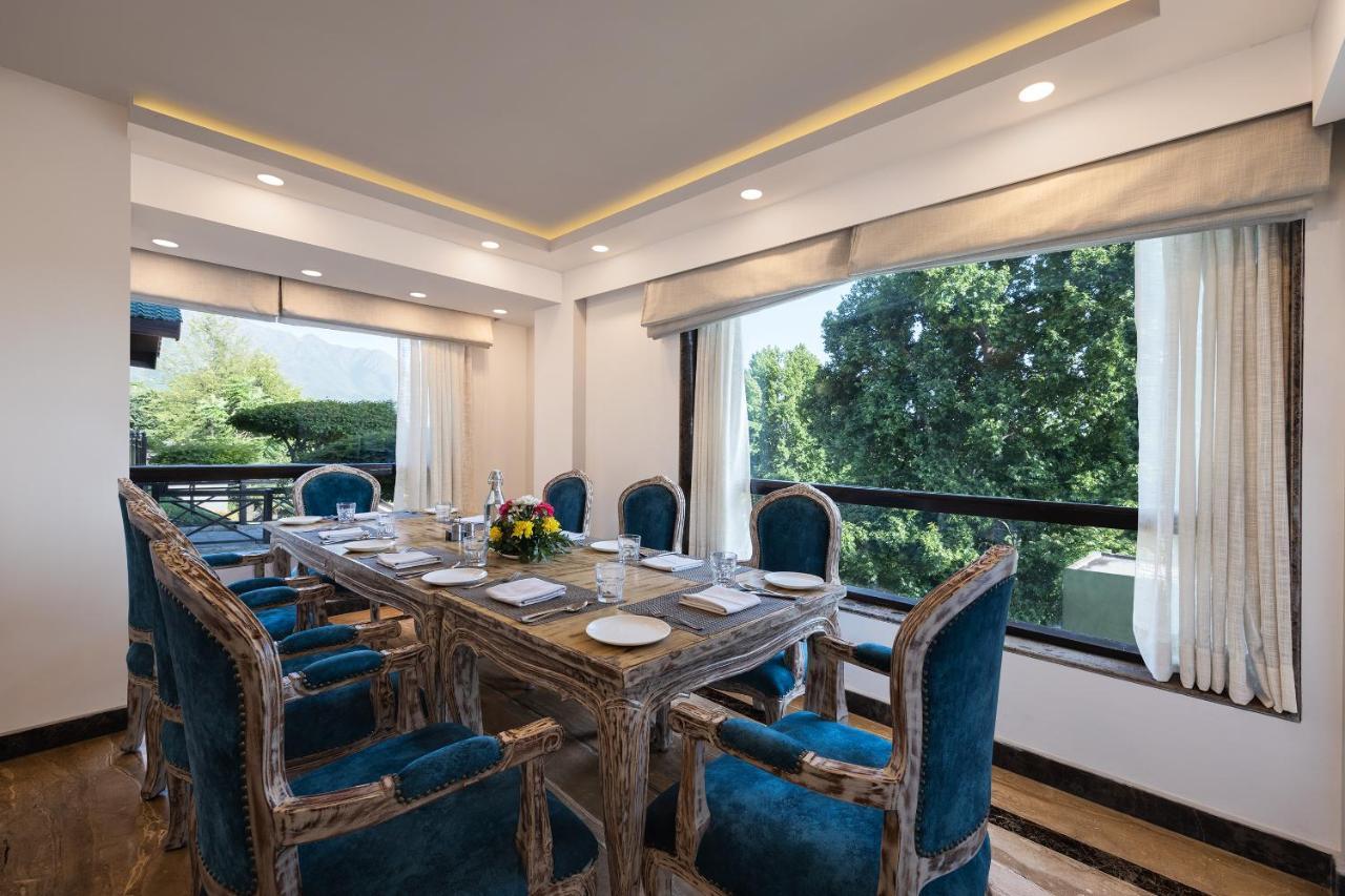 Golden Tulip Srinagar Hotel Екстериор снимка