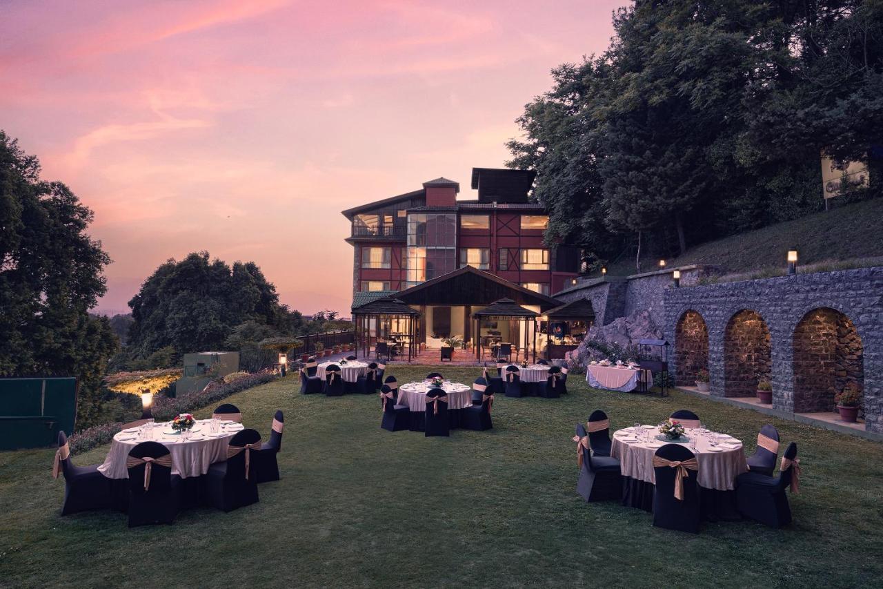 Golden Tulip Srinagar Hotel Екстериор снимка