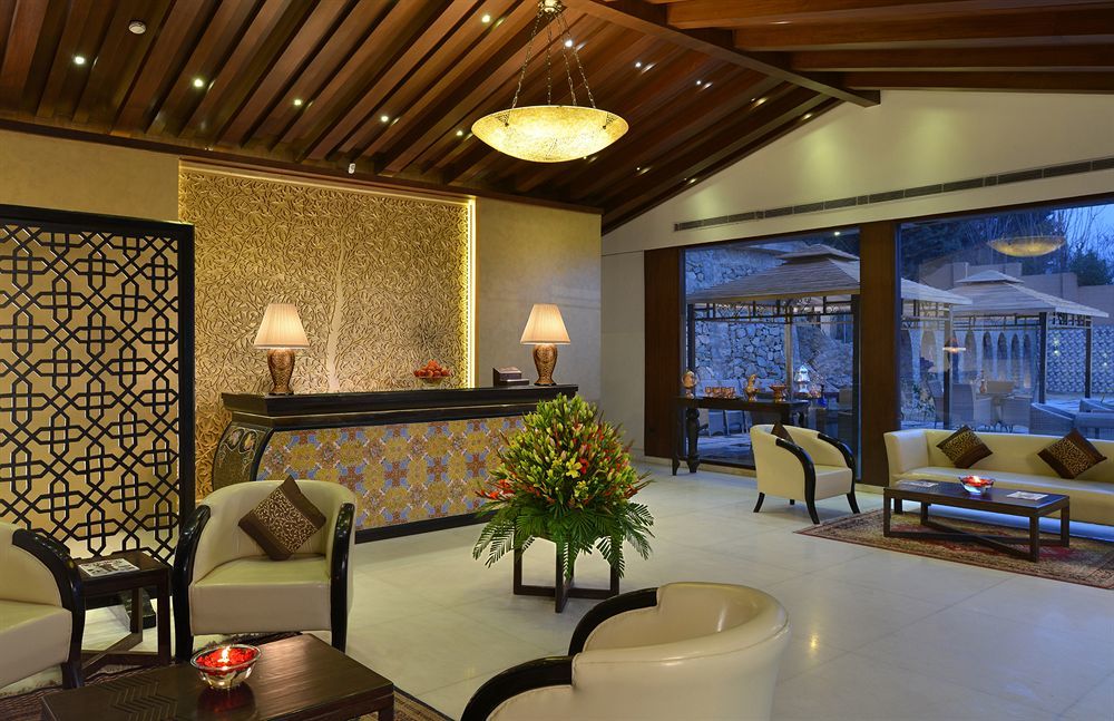 Golden Tulip Srinagar Hotel Екстериор снимка