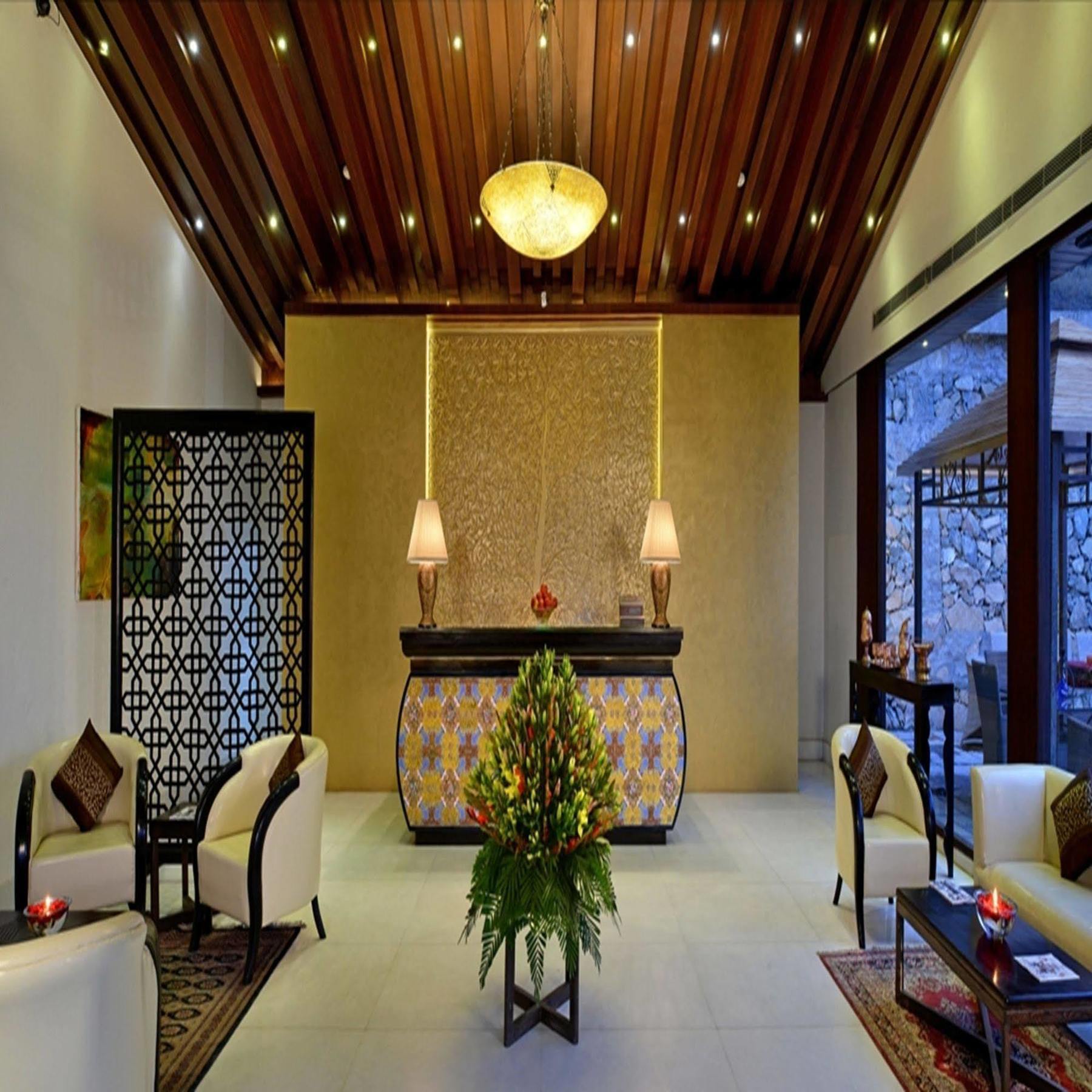Golden Tulip Srinagar Hotel Екстериор снимка